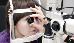 Как происходит проверка глазного дна?